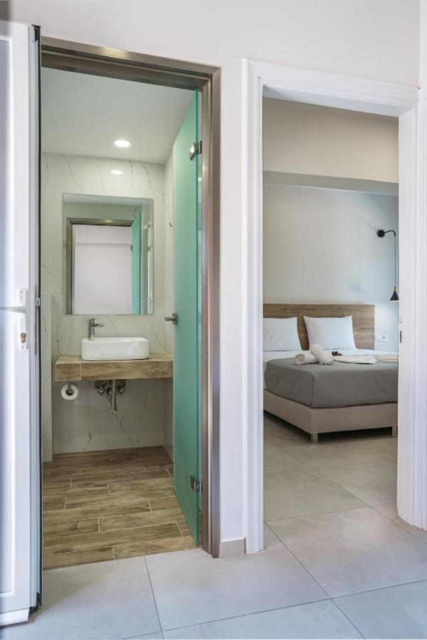Antonis Apartments Kalamákion エクステリア 写真