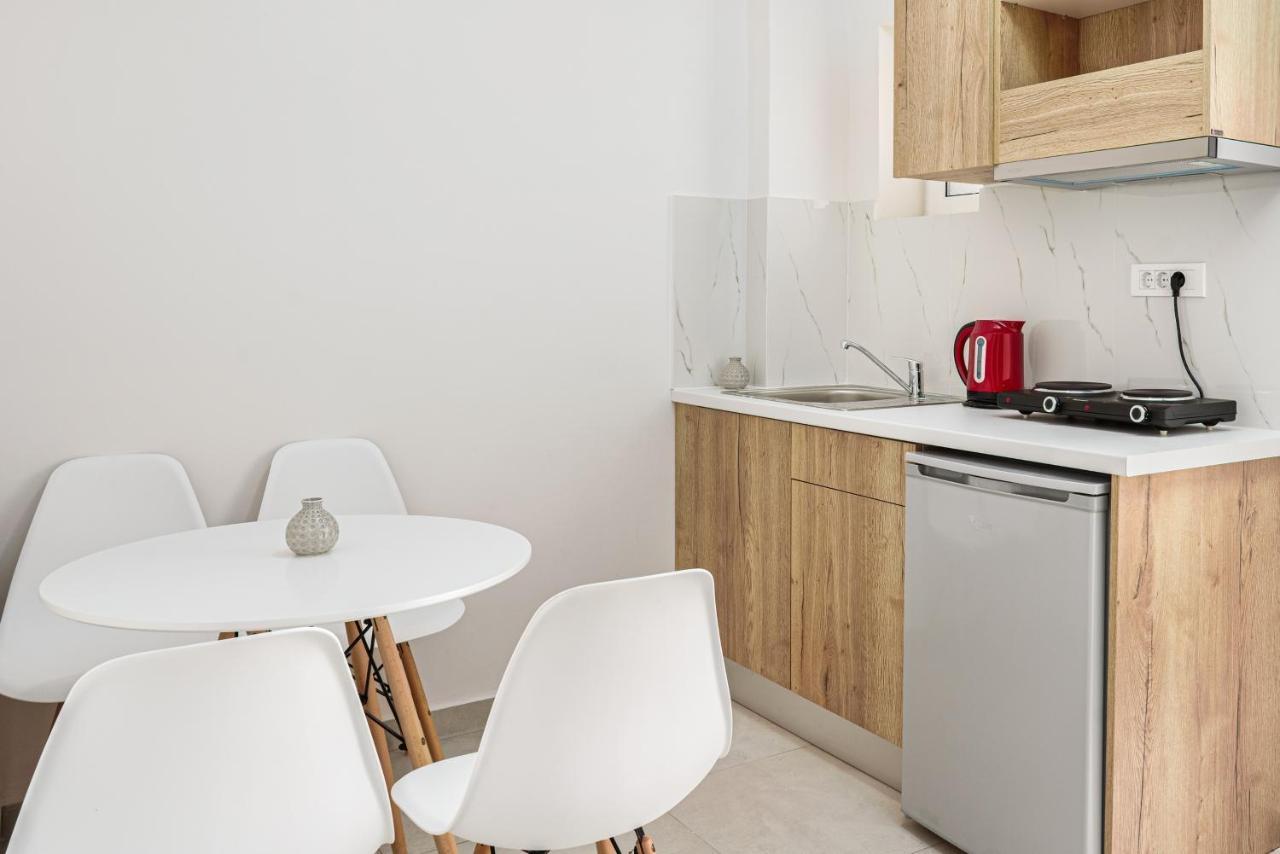 Antonis Apartments Kalamákion エクステリア 写真