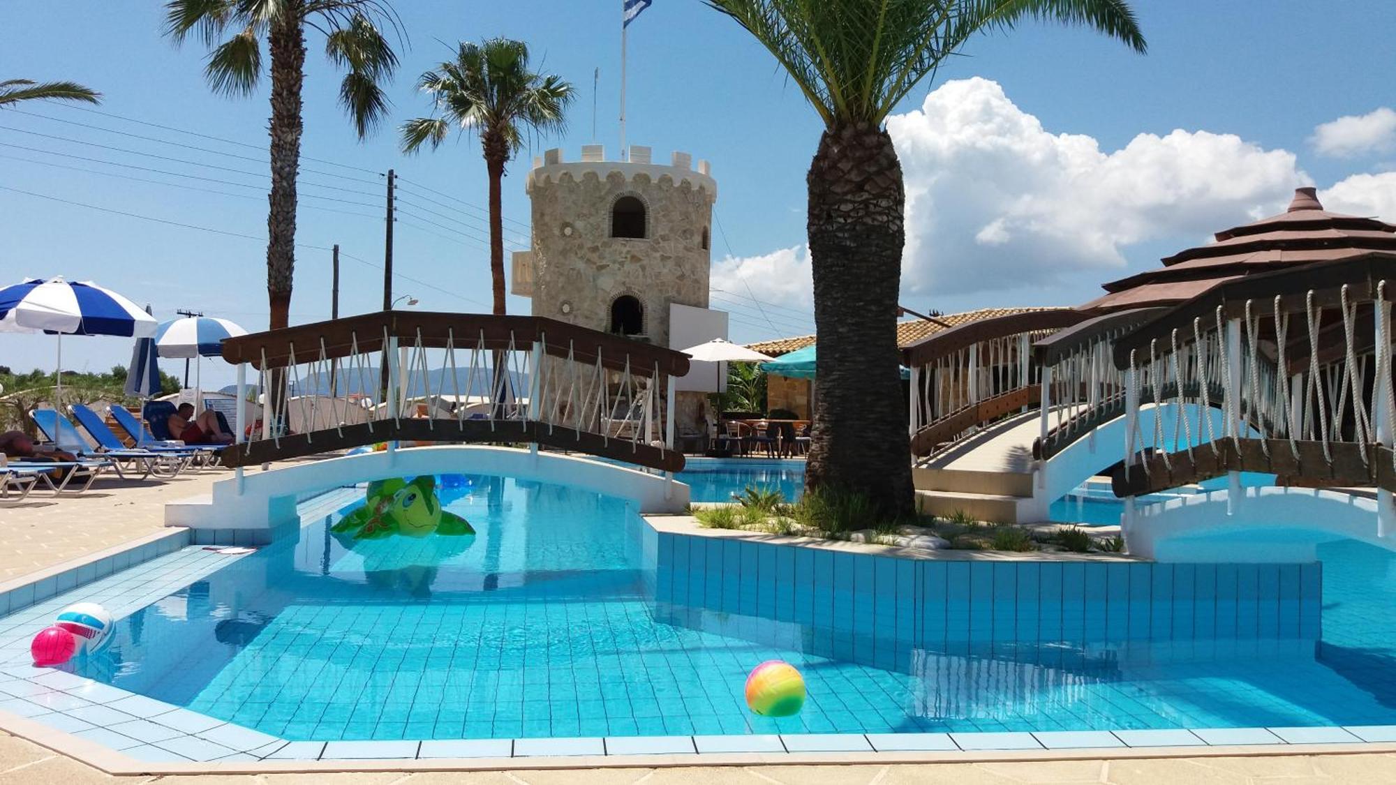 Antonis Apartments Kalamákion エクステリア 写真