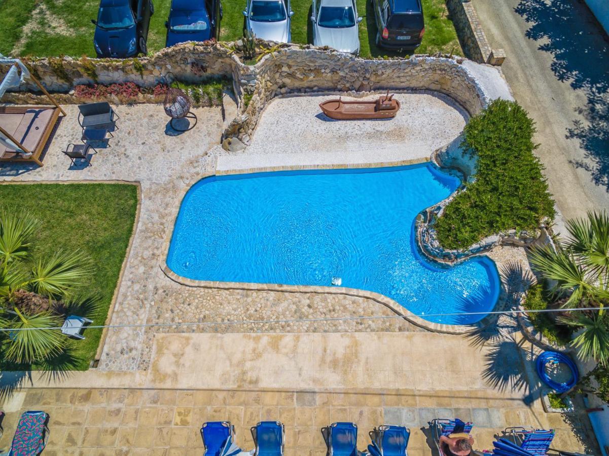Antonis Apartments Kalamákion エクステリア 写真