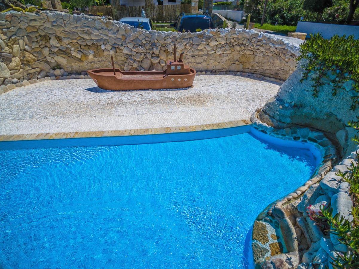 Antonis Apartments Kalamákion エクステリア 写真